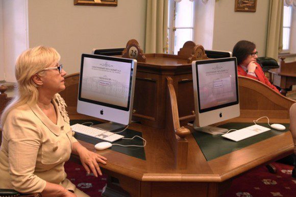 Сотрудники муниципальных архивов Нарвы, Кингисеппа, Сланцев в Президентской библиотеке им. Б. Н. Ельцина в Санкт-Петербурге.