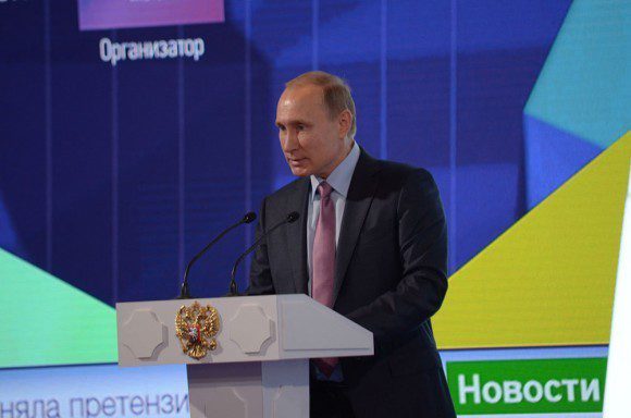 Владимир Путин на форуме "Интернет-экономика 2015". Фото (с) Юрий Ревич