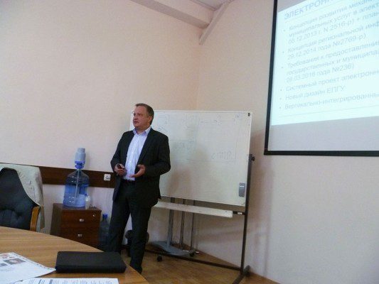 Павел Хилов на семинаре в ИТМО. Фото (с) пресс-служба ИТМО
