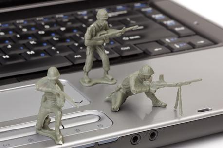 Солдатики на ноутбуке
