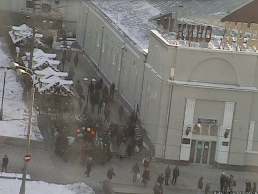 Ёлочный базар возле кинотеатра "Художественный".