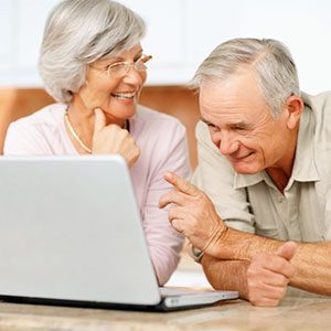 Пенсионеры за компьютером