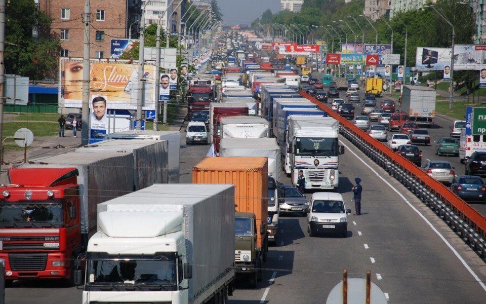 грузовики в москве