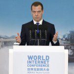 Медведев выступил за усиление роли мирового сообщества в управлении Интернетом Дмитрий Медведев