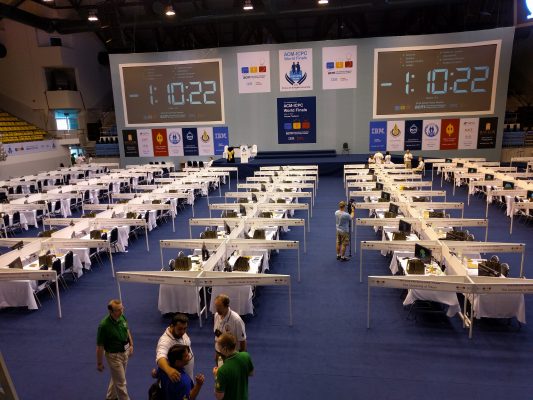 Зал готов, осталось час 10 минут