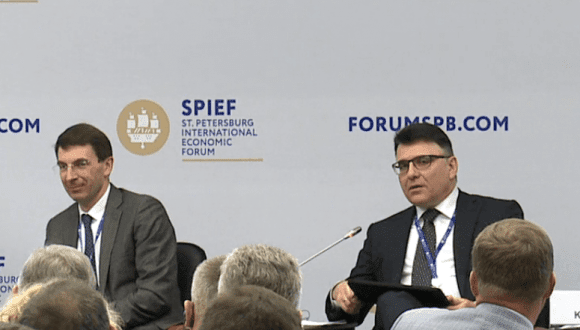 Помощник президента РФ Игорь Щёголев (слева) и глава Роскомнадзора Александр Жаров