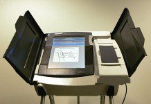 Американский сенатор пожелал удостовериться, что производители машин для голосования обеспечивают их ИБ