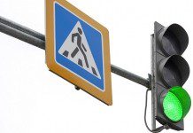 В Москве завершился «пилот» по внедрению светофоров, анализирующих трафик для уменьшения пробок светофор пешеходный переход