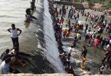 Индийская полиция применила дроны против сограждан, загаживающих водохранилище