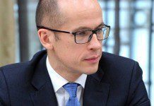 Глава Удмуртии дал министрам год на изучение английского