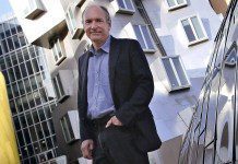 Тим Бернерс-Ли: необходимо регулирование для IT-гигантов, чтобы предотвратить использование WWW в качестве оружия