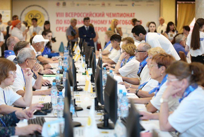 пенсионеры компьютеры интернет пожилые