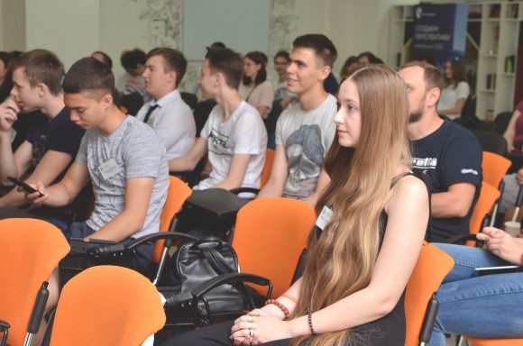 Участники первой в Белгороде IT-школы защитили проекты