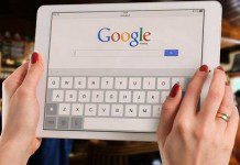 Роскомнадзор поймал Google и Facebook на публикации политической рекламы в день выборов