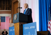 Трамп пообещал «изучить вопрос» об исключении Huawei из «чёрного списка» Трамп пообещал «изучить вопрос» об исключении Huawei из «чёрного списка»