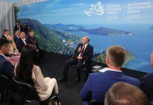 Путин: правоохранителям следует больше внимания уделять новым способам распространения наркотиков в Интернете