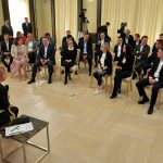 Президент поручил рассмотреть возможность поддержки онлайн-сервисов доставки готового питания и онлайн-образования