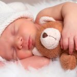 В России началось оформление материнского капитала без заявлений