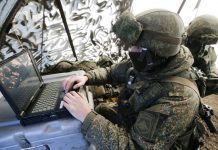 В общевоинские уставы внесены ограничения на использование гаджетов, публикации в Сети и контакты со СМИ