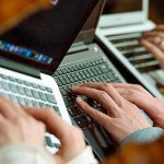 Минцифры сообщило о первых сайтах, внедривших авторизацию по ЕСИА