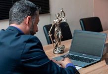 Правительство определило 10 регионов для оказания бесплатной юридической помощи онлайн