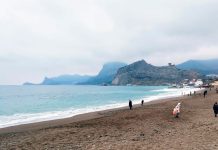 Минкурортов Крыма подготовило жалобу в ФАС из-за новых ограничений Booking.com