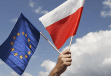 Флаги Польши и ЕС