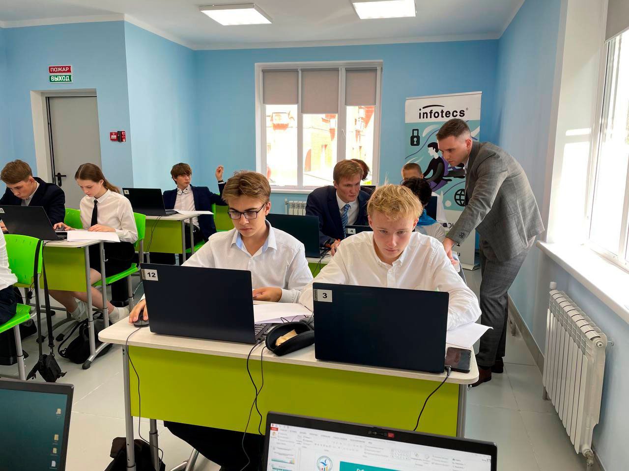 «Киберкласс» открылся в экономическом лицее Новосибирска