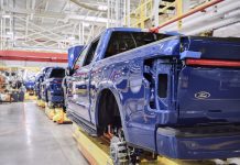 Ford Motor из-за нехватки чипов заявил о невозможности отгрузить десятки тысяч машин Производство автомобилей Ford