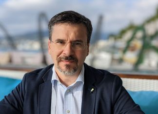 Павел Эйгес, генеральный директор компании «Открытая мобильная платформа»