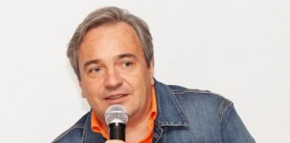 На честном слове и на одном AOSP Дмитрий Алтухов