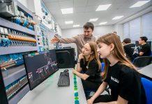 Премьер-министр РФ пообещал увеличить финансирование передовых инженерных школ в 4 раза