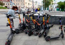 На подмосковном «Доброделе» введена функция приёма сообщений о брошенных электросамокатах