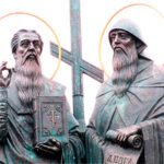 Фрагмент памятника святым равноапостольным Кириллу и Мефодию в Коломне
