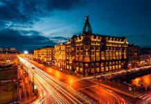 На Невском проспекте Санкт-Петербурга начались работы по установке комплексов фотовидеофиксации