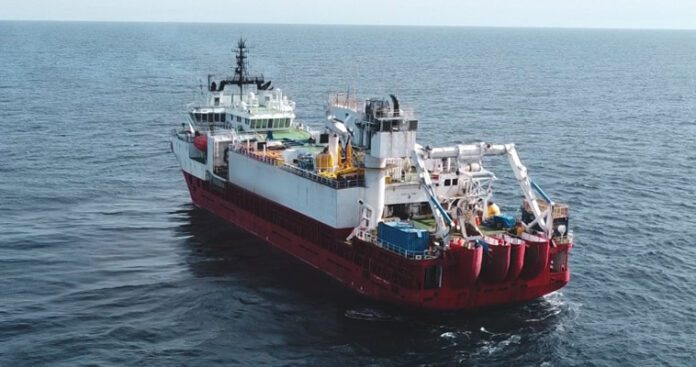 На Чукотку прибыло судно-кабелеукладчик для ремонта повреждённой линии связи
