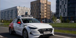 Беспилотный автомобиль «Яндекса» впервые проехал без человека в салоне
