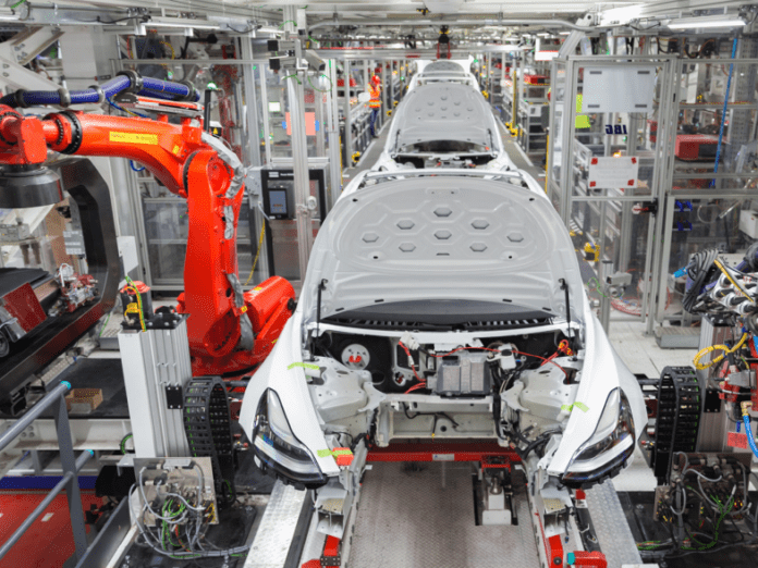 Сборка электромобиля Tesla