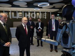 Путин, Греф и робот. (с) сайт Кремля