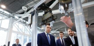 глава Минпромторга России Антон Алиханов
