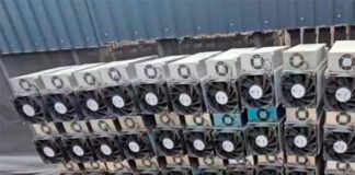 Майнинговые машинки. Скриншот видео пресс-службы СУ СКР по Иркутской области