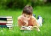 Мальчик с книгами