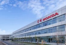 Выпуск автомобилей Honda запланирован к остановке из-за нехватки чипов Фото (с) global.honda