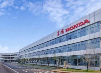 Выпуск автомобилей Honda запланирован к остановке из-за нехватки чипов Фото (с) global.honda