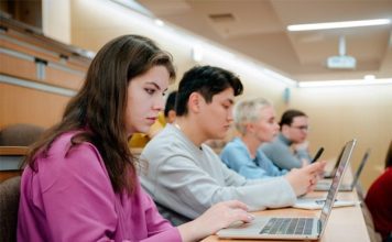 Аккредитованные IT-компании обязали участвовать в подготовке профильных кадров Фото (с) ВШЭ