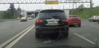 Автомобиль с красивым номером. Фото (с) РИА Новости / Виктор Бельцов