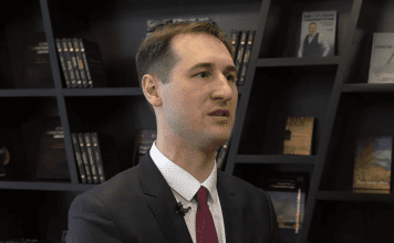 Объявлено о назначении нового министра цифрового развития Камчатского края Григорий Бондаренко. Фото (с) Скриншот видео Rutube