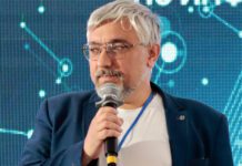 Павел Комарь