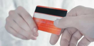 Банковская карта. Фото (с) АстанаТВ