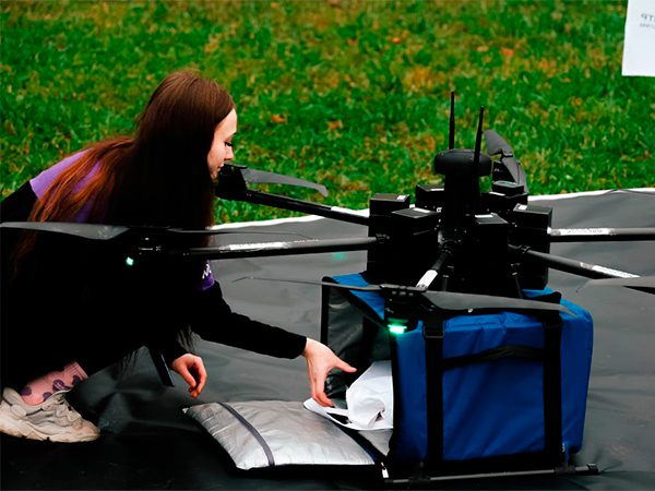 В Петербурге успешно испытали доставку грузов с помощью дронов Фото (с) ФЦ БАС